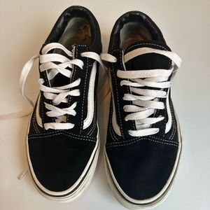 Vans Classic black/white size 6